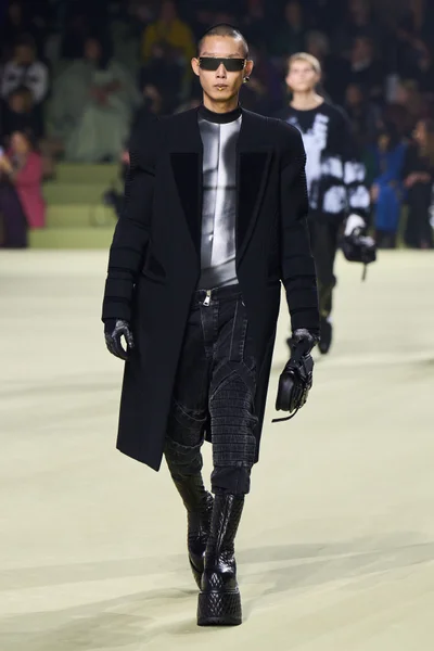 Look 94